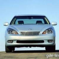 : Lexus ES 300 спереди