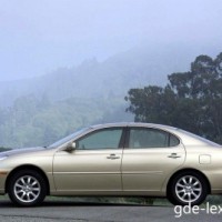 : Фото Lexus ES 300 сбоку