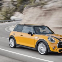 : MINI Cooper S спереди-сбоку